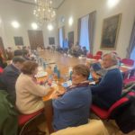 El Pleno del Consejo Escolar del Estado aprueba el Proyecto de Informe 2023 con la inclusión de 18 de las 19 propuestas presentadas por STEs-i, 16 por mayoría absoluta.